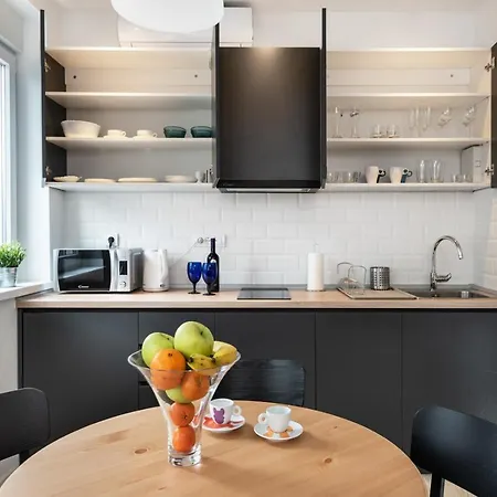 Vracar Belgrade, St Sava Church Park ベオグラード