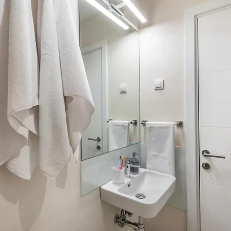 Apartament Vracar Belgrade, St Sava Church Park